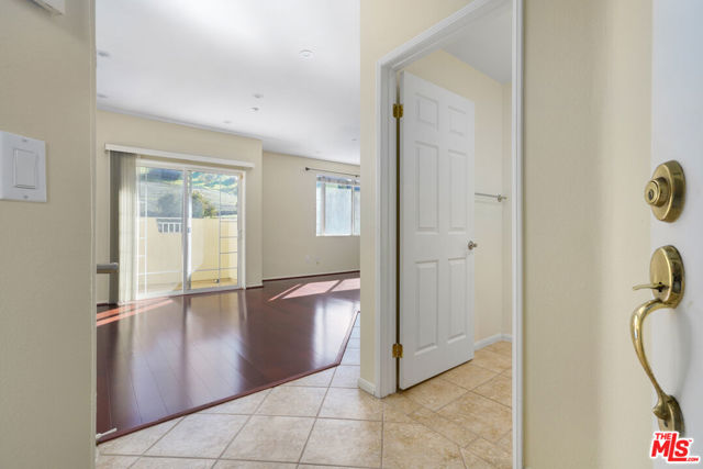 Image 3 for 4600 Don Lorenzo Dr #30, Los Angeles, CA 90008