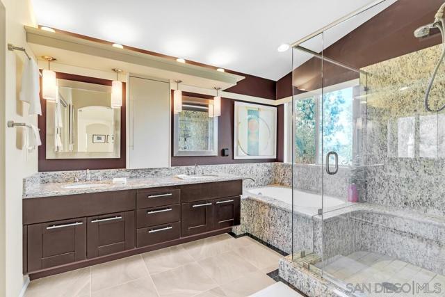 43054 Manchester Ct, Temecula CA: https://media.crmls.org/mediaz/de3bf6e4-a267-48c3-bfa1-78b02a13e2f0.jpg