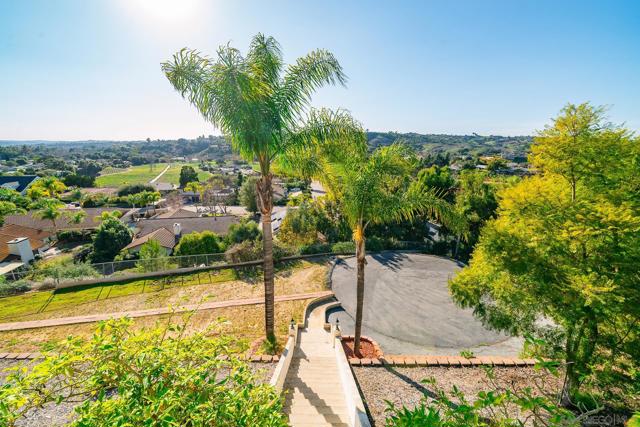 2908 Lakemont Dr, Fallbrook, California 92028, 4 Bedrooms Bedrooms, ,3 BathroomsBathrooms,Single Family Residence,For Sale,Lakemont Dr,240003561SD