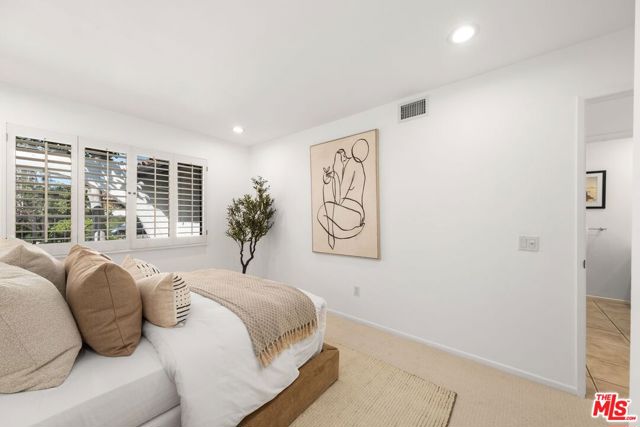3018 Nicada Drive, Los Angeles CA: https://media.crmls.org/mediaz/de3cb5e9-15c1-4622-9078-24f1fd6f64a5.jpg