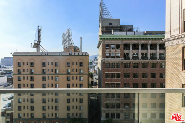 6250 HOLLYWOOD Boulevard, Los Angeles CA: https://media.crmls.org/mediaz/de3d1eb8-392c-4850-bcab-7fb70005b9d9.jpg