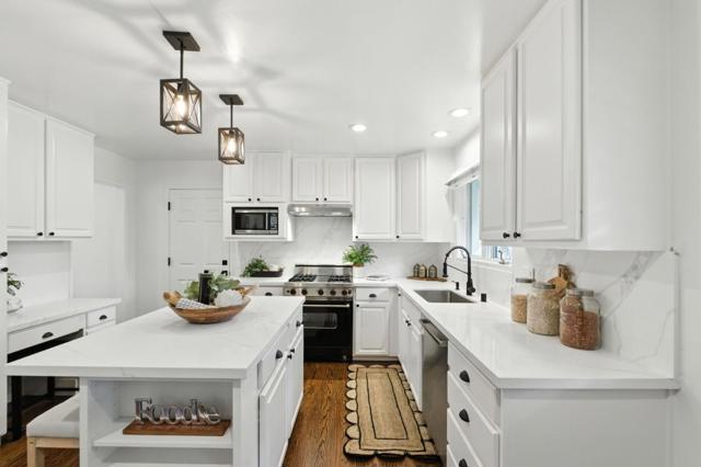 255 Robin Way, Menlo Park CA: https://media.crmls.org/mediaz/de3de66a-e845-4f28-baf6-fd849955256d.jpg