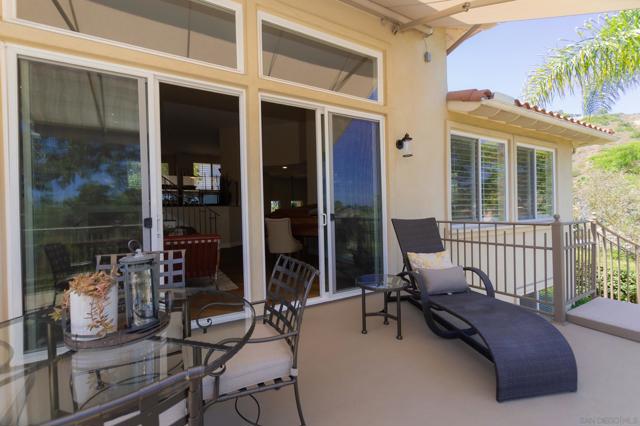 2537 Carriagedale Row, La Jolla CA: https://media.crmls.org/mediaz/de3df534-7c64-4446-80e1-b682d9a6d053.jpg