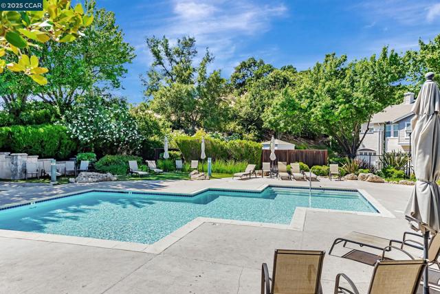 10630 Roys Hill Ln, Dublin CA: https://media.crmls.org/mediaz/de3e3d24-3d94-499a-aea4-229d95a1da59.jpg