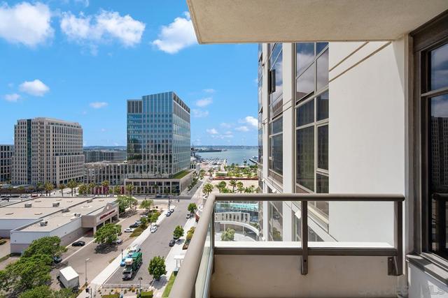 700 W E Street, San Diego CA: https://media.crmls.org/mediaz/de3eb29d-2db0-400a-a1a4-d2376e4c04e4.jpg