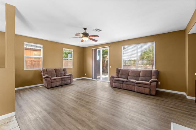 1049 Boulder, Oceanside CA: https://media.crmls.org/mediaz/de3f240e-e664-44af-9f16-b6c40c8825af.jpg