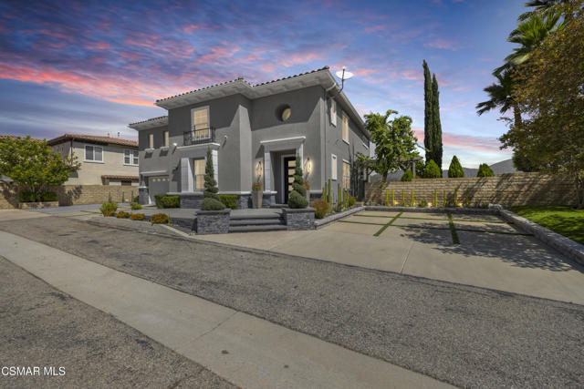 1915 Hazel Nut Court, Agoura Hills CA: https://media.crmls.org/mediaz/de3febca-a672-4fe4-9f5e-a9cf56bb3162.jpg
