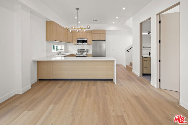 11010 Hortense Street, North Hollywood CA: https://media.crmls.org/mediaz/de42e170-2361-44e4-b6ac-d7b7bfbb56e6.jpg