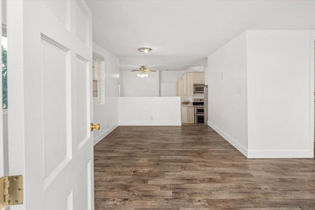 260 H Avenue, Coronado CA: https://media.crmls.org/mediaz/de431478-a04a-44c5-ad08-f5ef221e0c6c.jpg