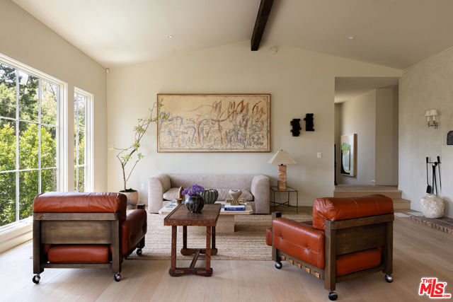 4228 Los Nietos Drive, Los Angeles CA: https://media.crmls.org/mediaz/de43463c-920c-4e27-afe7-5837f1d4b053.jpg