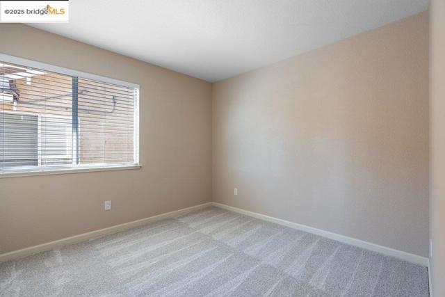 1003 Linda Vista Way, Rio Vista CA: https://media.crmls.org/mediaz/de437aa1-dc7c-4e08-aa45-6fec2b8ba90f.jpg