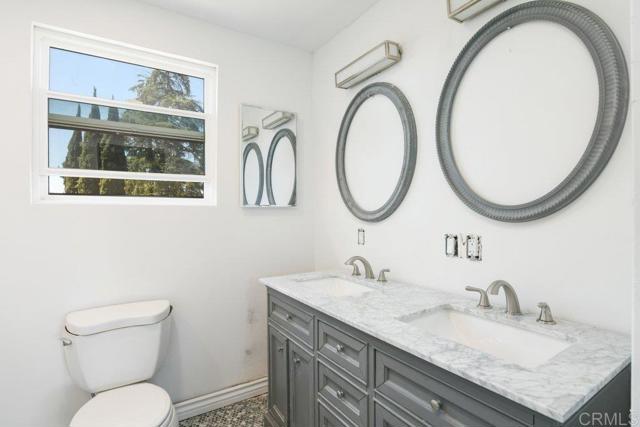 1736 Bellington Lane, Fallbrook CA: https://media.crmls.org/mediaz/de437c13-c0a6-4b6b-a94a-f6f23142dc5b.jpg