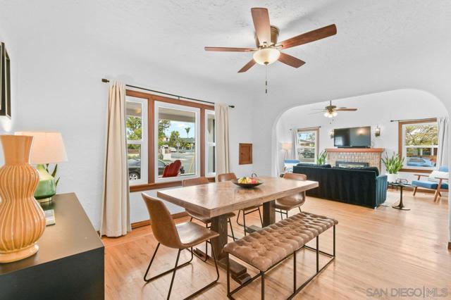 3195 Juniper St, San Diego CA: https://media.crmls.org/mediaz/de44a78d-2586-4b39-a7b1-cdc0465e6893.jpg