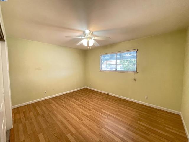 4902 Everglades Park Dr, Fremont CA: https://media.crmls.org/mediaz/de457302-b287-4057-9b8c-913347d03d77.jpg