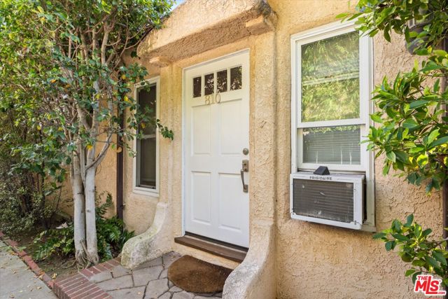 808 Venezia Avenue photo 8