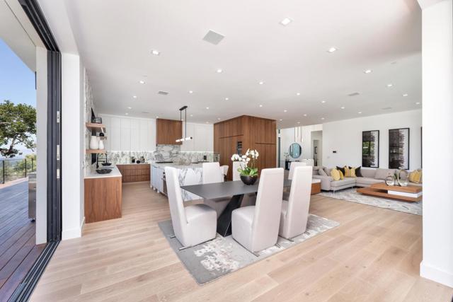 3964 Jefferson Avenue, Redwood City CA: https://media.crmls.org/mediaz/de463e3a-5234-44b2-8baf-254a769e47a2.jpg