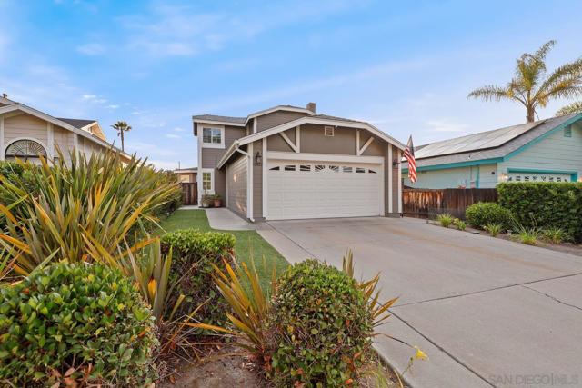 10421 Les Arbres Pl, San Diego CA: https://media.crmls.org/mediaz/de475ac3-f7cd-4d30-9b48-3781a377c873.jpg