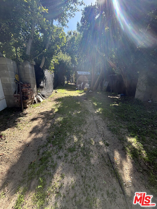 11145 W SUNSET Boulevard, Los Angeles CA: https://media.crmls.org/mediaz/de478dc5-0e5f-42f3-9532-27456db32fe1.jpg