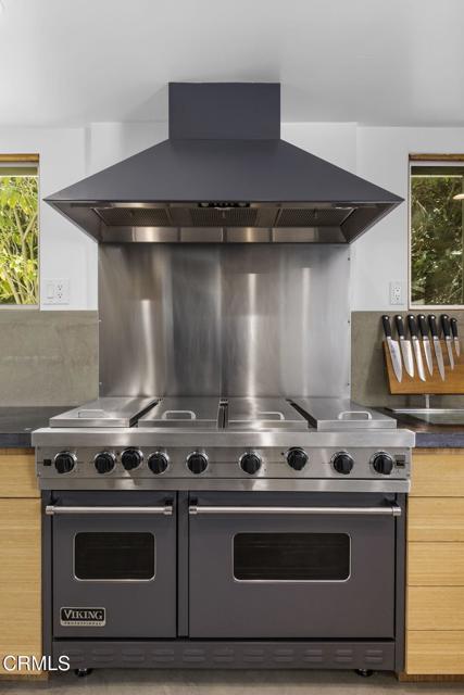 Detail Gallery Image 9 of 47 For 3551 Dixie Canyon Pl, Los Angeles,  CA 91423 - 4 Beds | 3/1 Baths