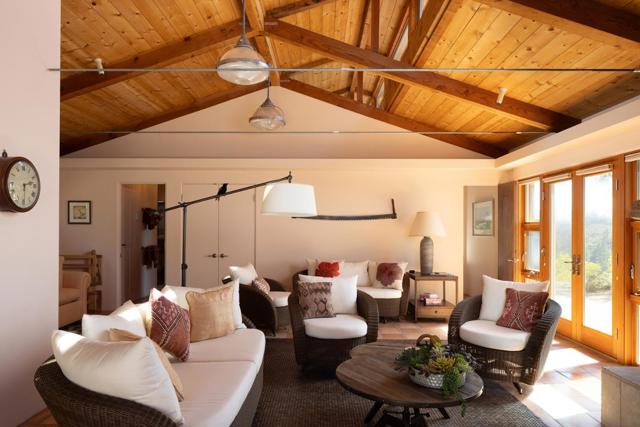 3200 Red Wolf Drive, Carmel CA: https://media.crmls.org/mediaz/de47f200-a092-4f2f-acd6-610095ada57b.jpg