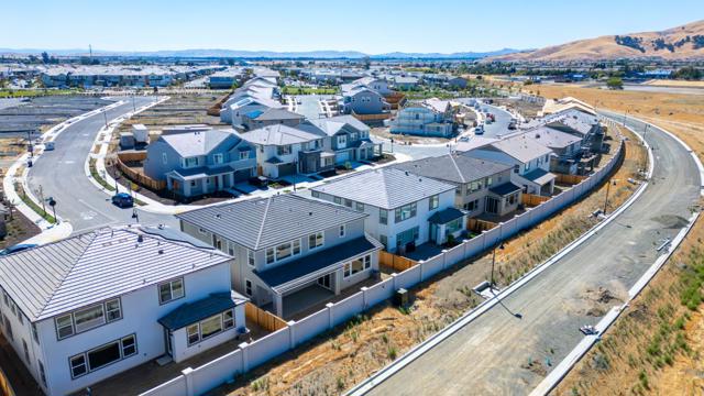 5956 Big Sky Drive, Fairfield CA: https://media.crmls.org/mediaz/de480d63-3134-404f-82f2-1f462cf73d78.jpg