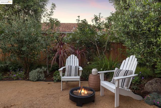 1511 Rose St, Berkeley CA: https://media.crmls.org/mediaz/de48931b-17fc-4225-b14d-113e88dad43d.jpg