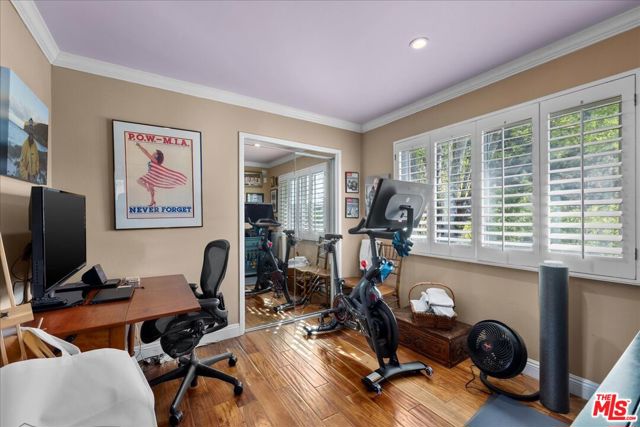 2973 Hutton Drive, Beverly Hills CA: https://media.crmls.org/mediaz/de48ddce-1c2f-4d6e-9fcf-41ad8a53bae8.jpg