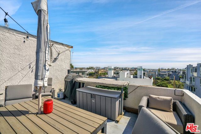 Image 51 of 58 For 14 Mast Street