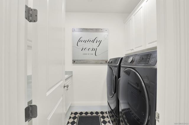 8366 The Landing Way, San Diego CA: https://media.crmls.org/mediaz/de494bd7-1ad2-4388-8d4c-4a319476666a.jpg