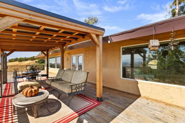 14990 Garcal Drive, San Jose CA: https://media.crmls.org/mediaz/de49a421-961c-4ad5-bb83-a655ffa5e4d5.jpg