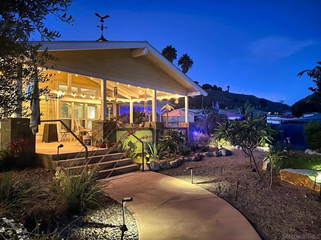 10505 Valle Vista Rd, Lakeside CA: https://media.crmls.org/mediaz/de49db65-c24a-4cb5-bf87-4dada7f0d086.jpg