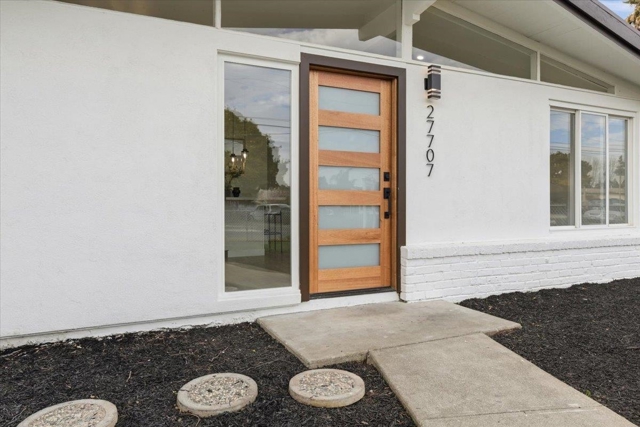 27707 La Porte Ave, Hayward CA: https://media.crmls.org/mediaz/de4a2d83-ff4c-4393-81d4-01a4c11a1cfd.jpg