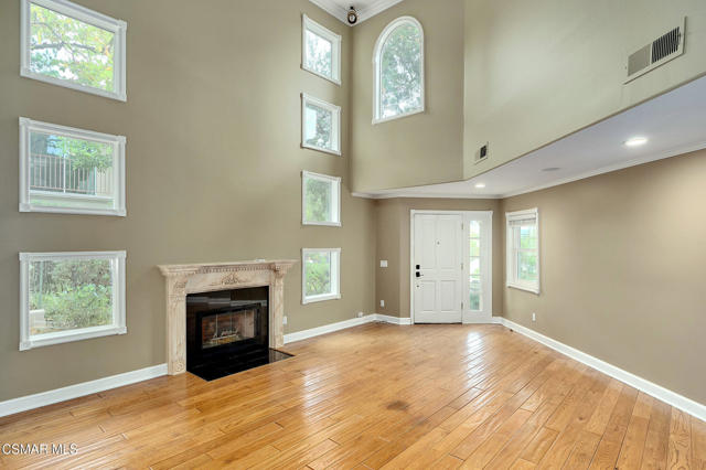 1044 Larry Court, Newbury Park CA: https://media.crmls.org/mediaz/de4a8df3-a8ec-4277-8f31-322293a9e51c.jpg