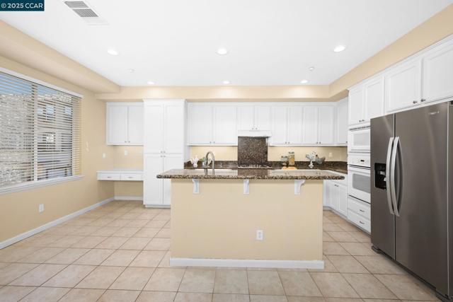 12004 Harcourt Wy, San Ramon CA: https://media.crmls.org/mediaz/de4b1026-155f-43ec-9ff3-ca32f6b771d8.jpg