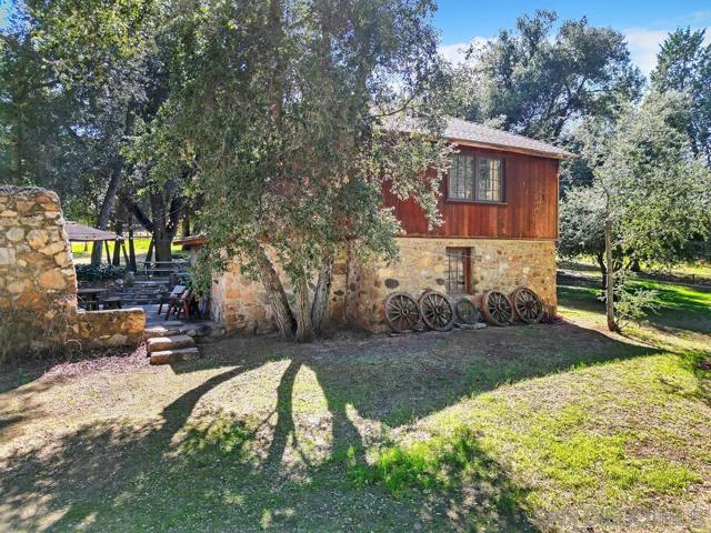 Image 4 of 64 For 28967 Oak Ln