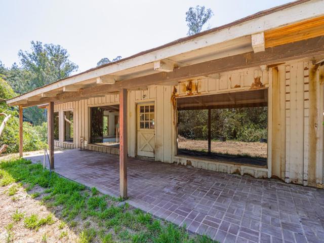 4151 Freedom Boulevard, Aptos CA: https://media.crmls.org/mediaz/de4b28a5-027c-4ddb-abff-f734256e1747.jpg