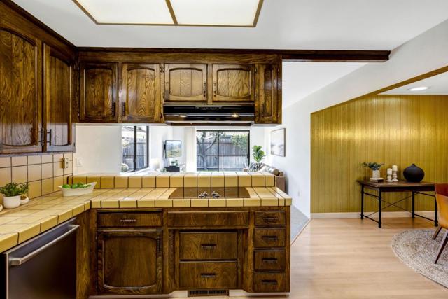 981 Sierra Madre Drive, Salinas CA: https://media.crmls.org/mediaz/de4be11f-3f35-44c6-8c93-7a1eacf2a6da.jpg