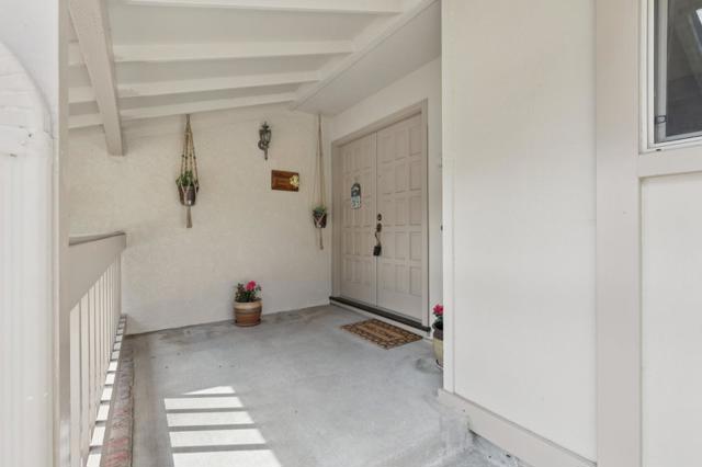908 Park Pacifica Avenue, Pacifica CA: https://media.crmls.org/mediaz/de4d73de-c423-4e04-9193-9fe34aee0ed6.jpg