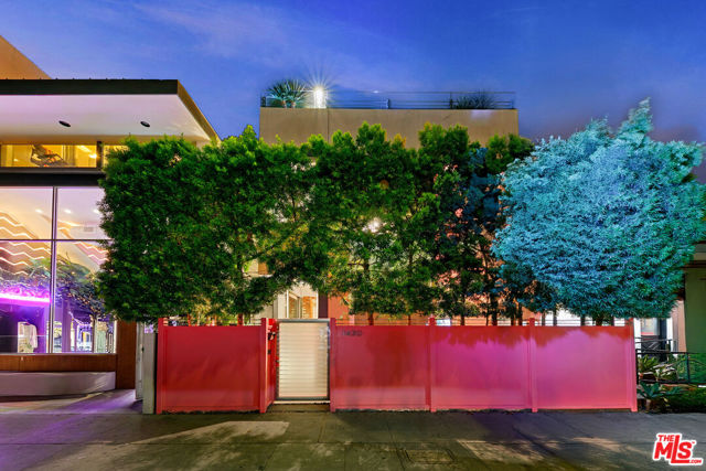 1430 Abbot Kinney Boulevard, Venice CA: https://media.crmls.org/mediaz/de4de1bb-ee53-48df-aeef-b79100bf3141.jpg