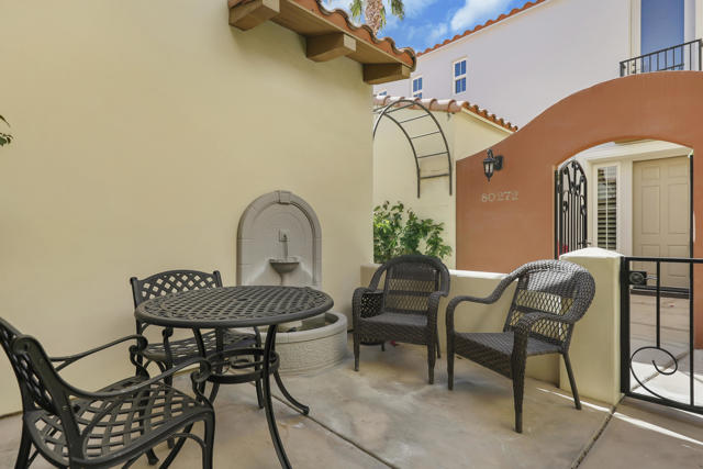 80276 Via Tesoro, La Quinta CA: https://media.crmls.org/mediaz/de4e05d1-263f-4efd-8286-d98546aab2fb.jpg