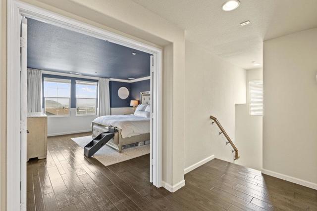 978 Martin Trail, Daly City CA: https://media.crmls.org/mediaz/de4eb69a-97b0-4e3d-88b7-01888402b8f9.jpg