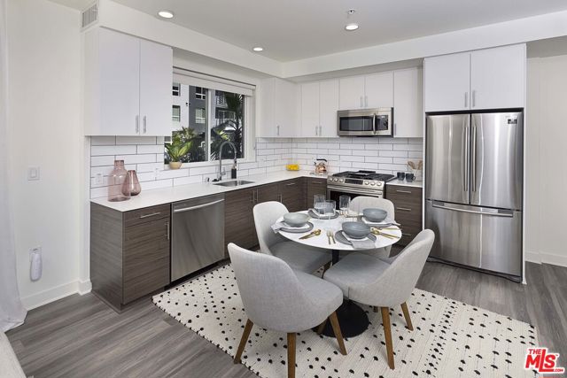 1331 N Cahuenga Boulevard, Los Angeles CA: https://media.crmls.org/mediaz/de4f0d09-e5be-4b7a-a1ba-9e676347379f.jpg