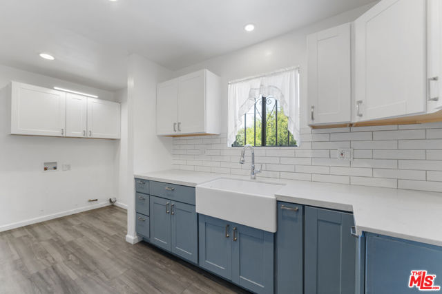 8056 Wakefield Avenue, Panorama City CA: https://media.crmls.org/mediaz/de4f1511-cfdd-4fb0-8634-b397123d1b7d.jpg