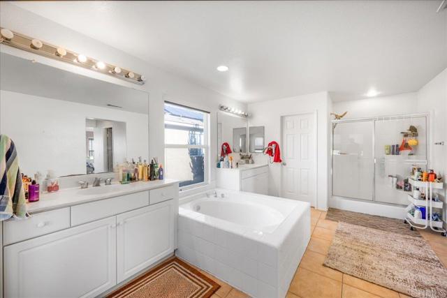 44364 Kingston Drive, Temecula CA: https://media.crmls.org/mediaz/de4f1ddf-57ba-49e2-9a3e-418b8dfdac92.jpg