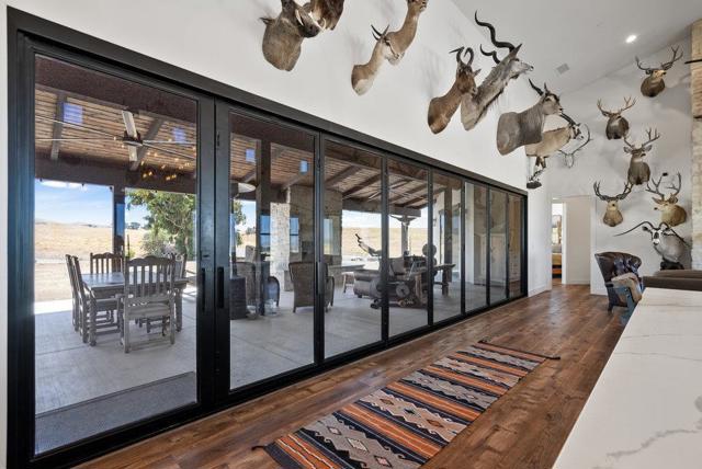 3000 Coppa Court, Hollister CA: https://media.crmls.org/mediaz/de4f2900-9220-4366-a4b9-13ab6fa41c0e.jpg