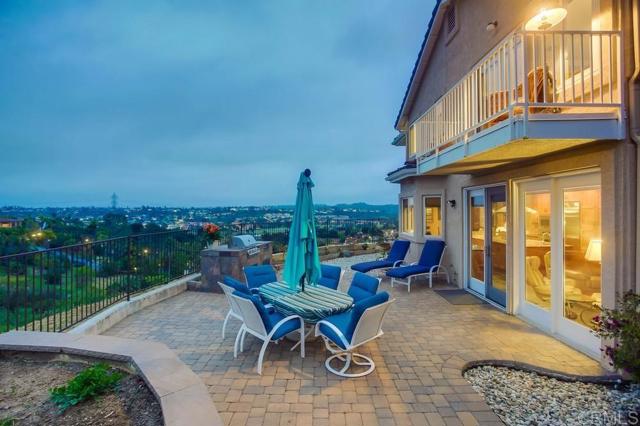 Detail Gallery Image 12 of 74 For 7046 via Ostiones, Carlsbad,  CA 92009 - 5 Beds | 3 Baths