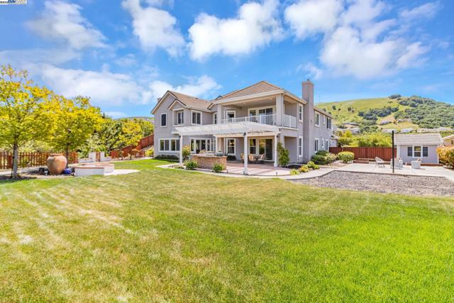 548 Wycombe Ct, San Ramon CA: https://media.crmls.org/mediaz/de50d857-94ae-4d69-95b6-29eaa6d87f07.jpg