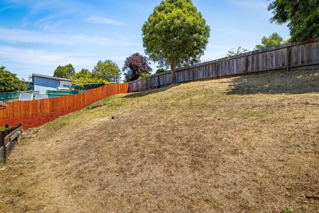 45 Crescent Drive, Watsonville CA: https://media.crmls.org/mediaz/de51c42b-e49a-4857-8952-0b19b8ad4842.jpg