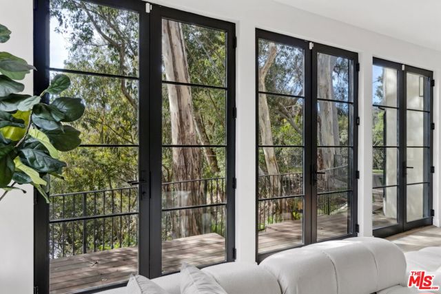 8171 Tianna Road, Los Angeles CA: https://media.crmls.org/mediaz/de528781-b759-4d37-810e-cb607bec6766.jpg