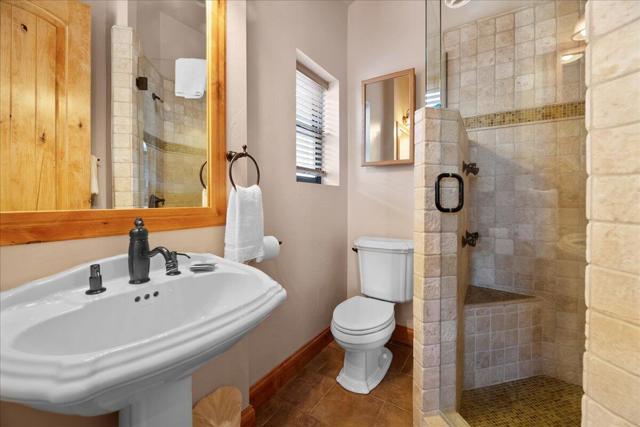 1215 Wolf Creek Court, Big Bear CA: https://media.crmls.org/mediaz/de530697-256c-4ff8-a4ec-2287b989c5c7.jpg